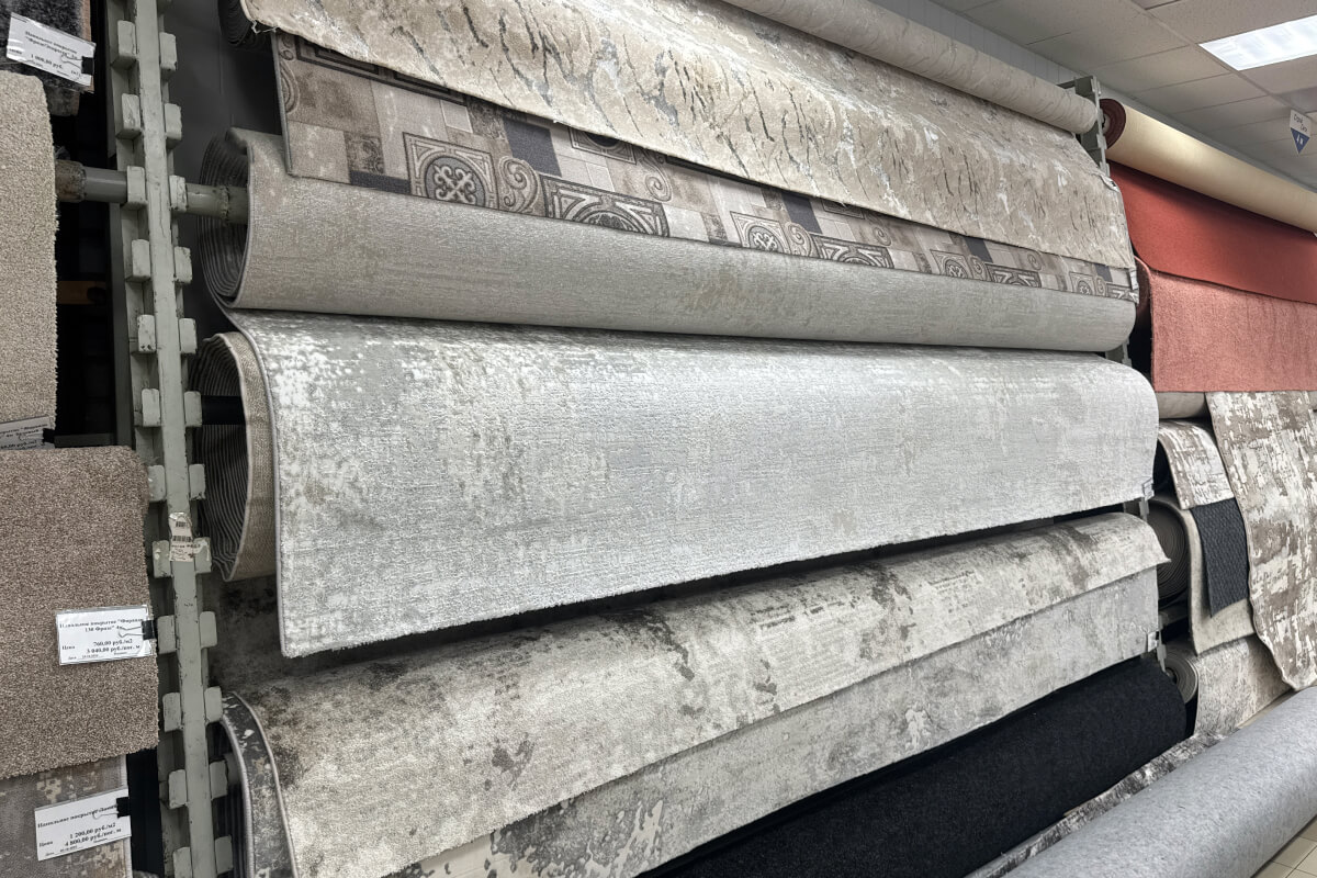 Напольные покрытия в магазине Строй Сити в Армавире